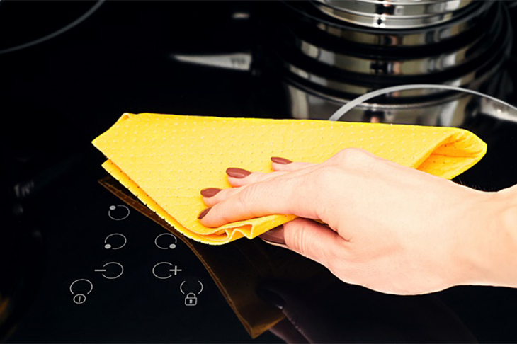 Cách vệ sinh bếp từ luôn sạch đẹp như mới
