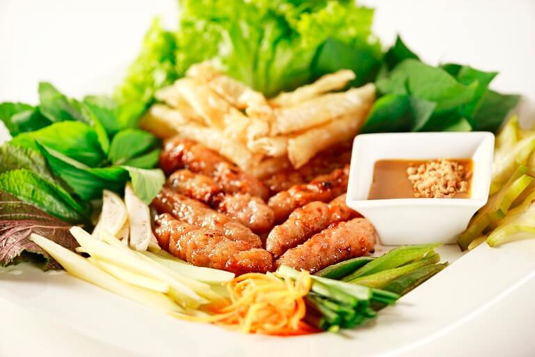 Làm món nem nướng Nha Trang thơm ngon, an toàn tại nhà bằng lò nướng