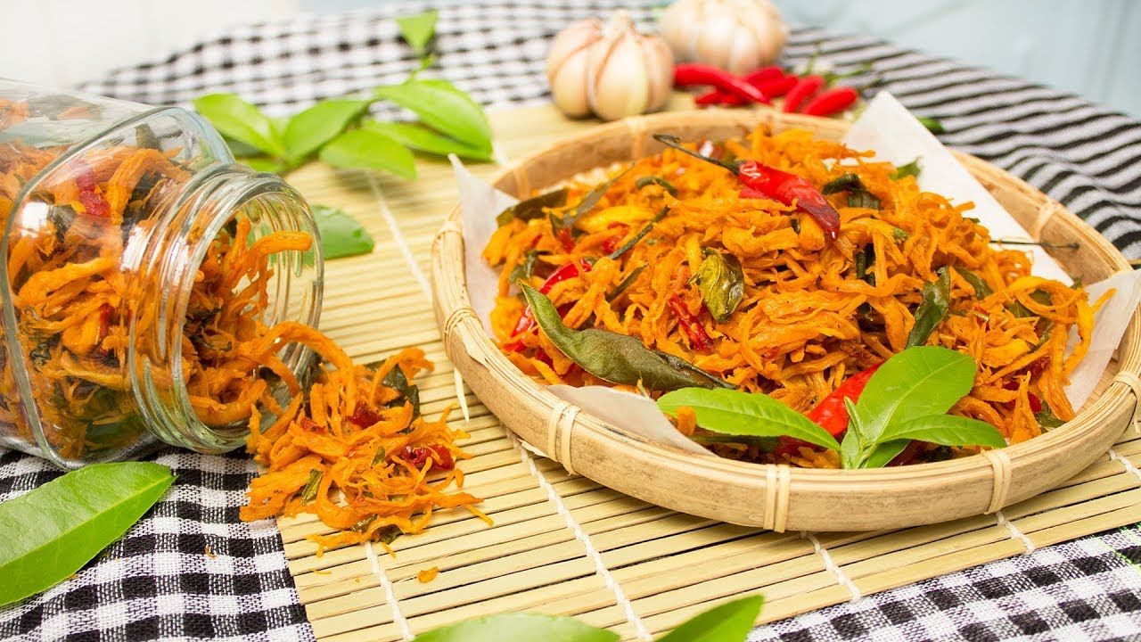 Làm món khô gà lá chanh bằng lò nướng siêu đơn giản tại nhà