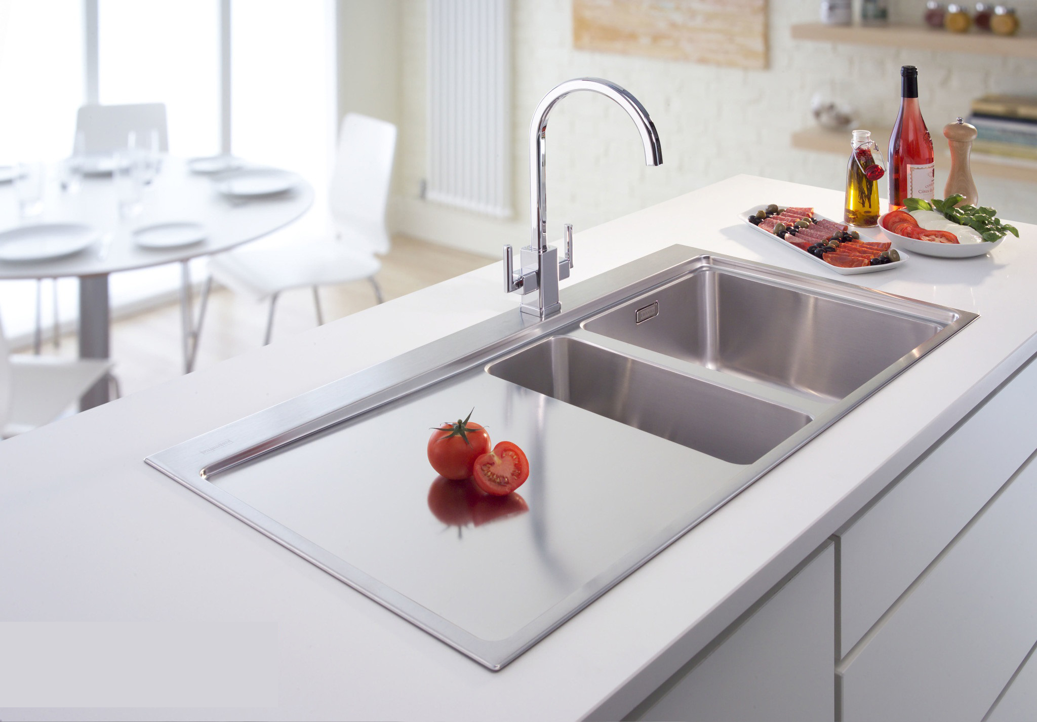 Tự thay vòi nước bồn rửa bát tại nhà không cần thợ