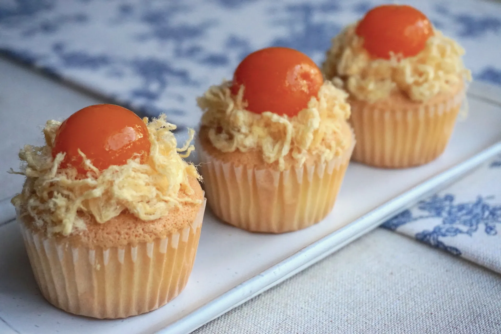 Làm bánh bông lan trứng muối bằng lò nướng thơm ngon khó cưỡng