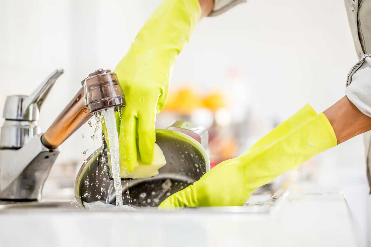4 cách làm sạch vết gỉ sét trên nồi chảo siêu đơn giản