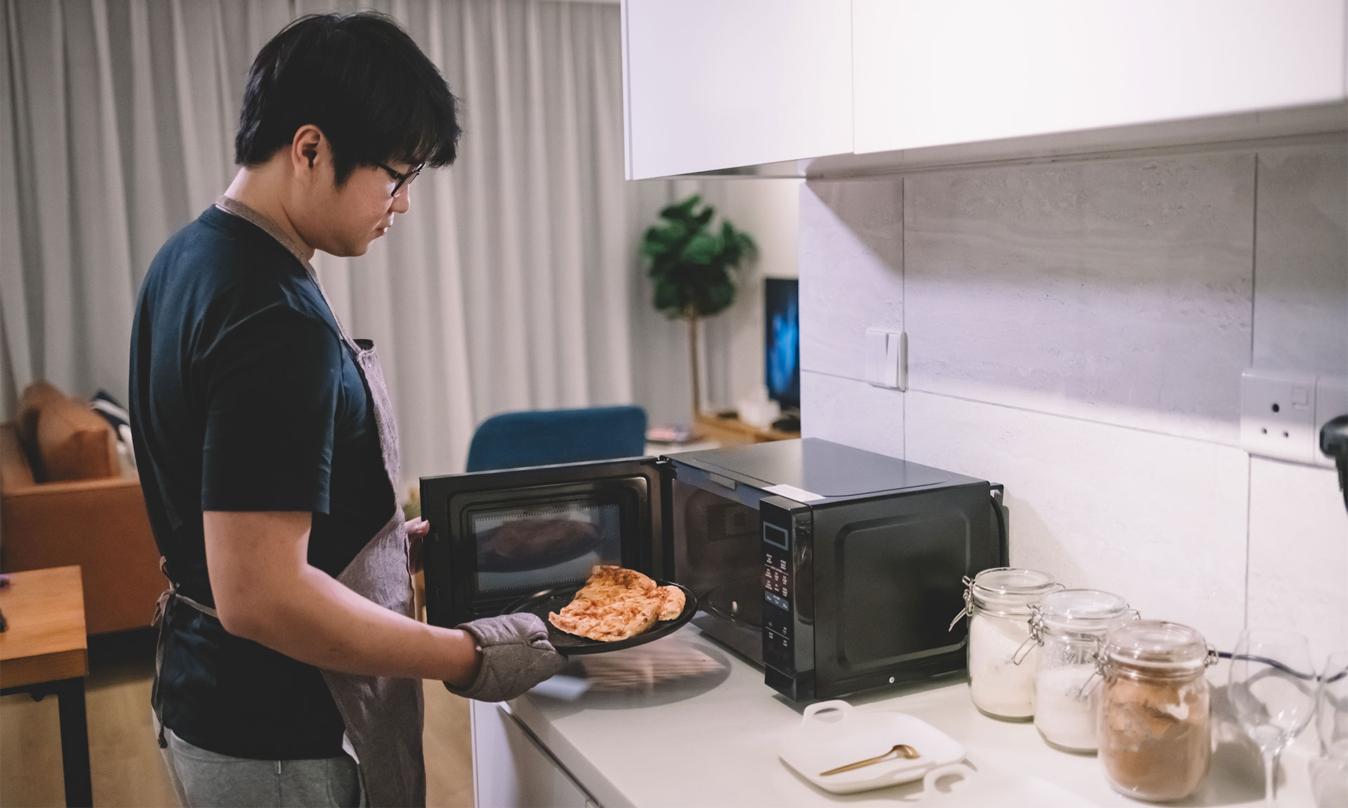 Sử dụng lò vi sóng trong bao lâu thì nên thay mới?