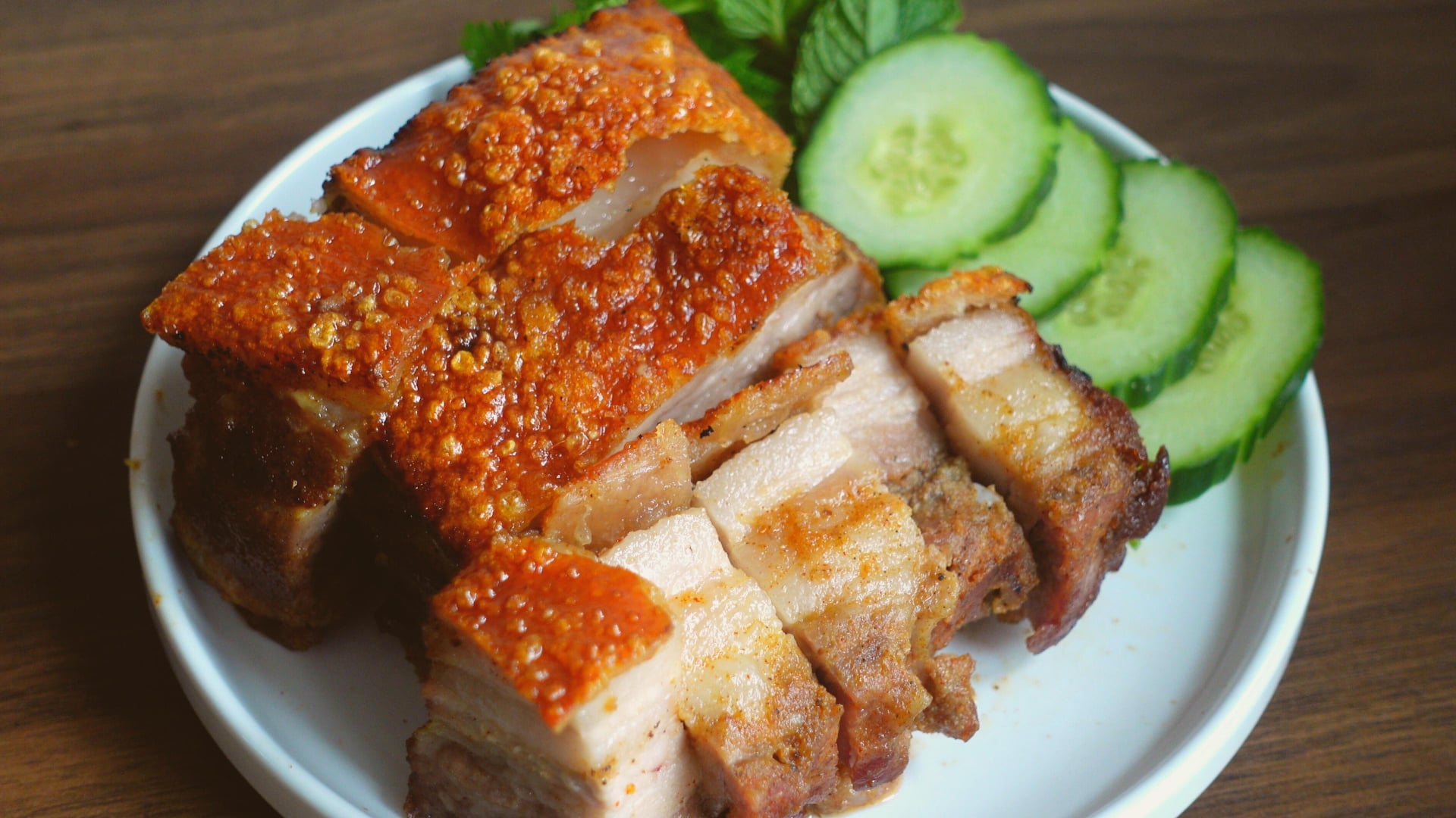 Cách làm thịt quay giòn bì bằng nồi chiên không dầu