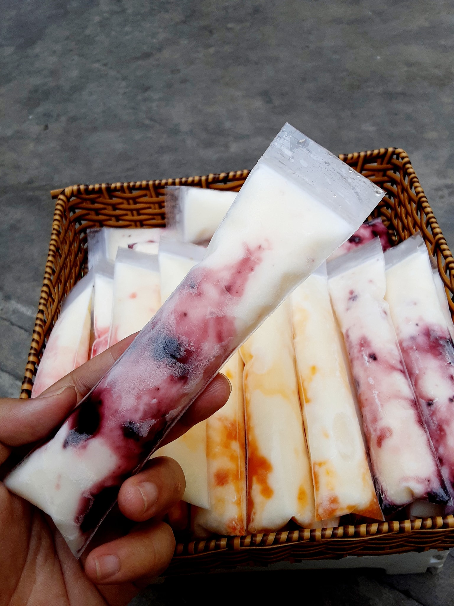 Cách làm sữa chua túi cực dễ
