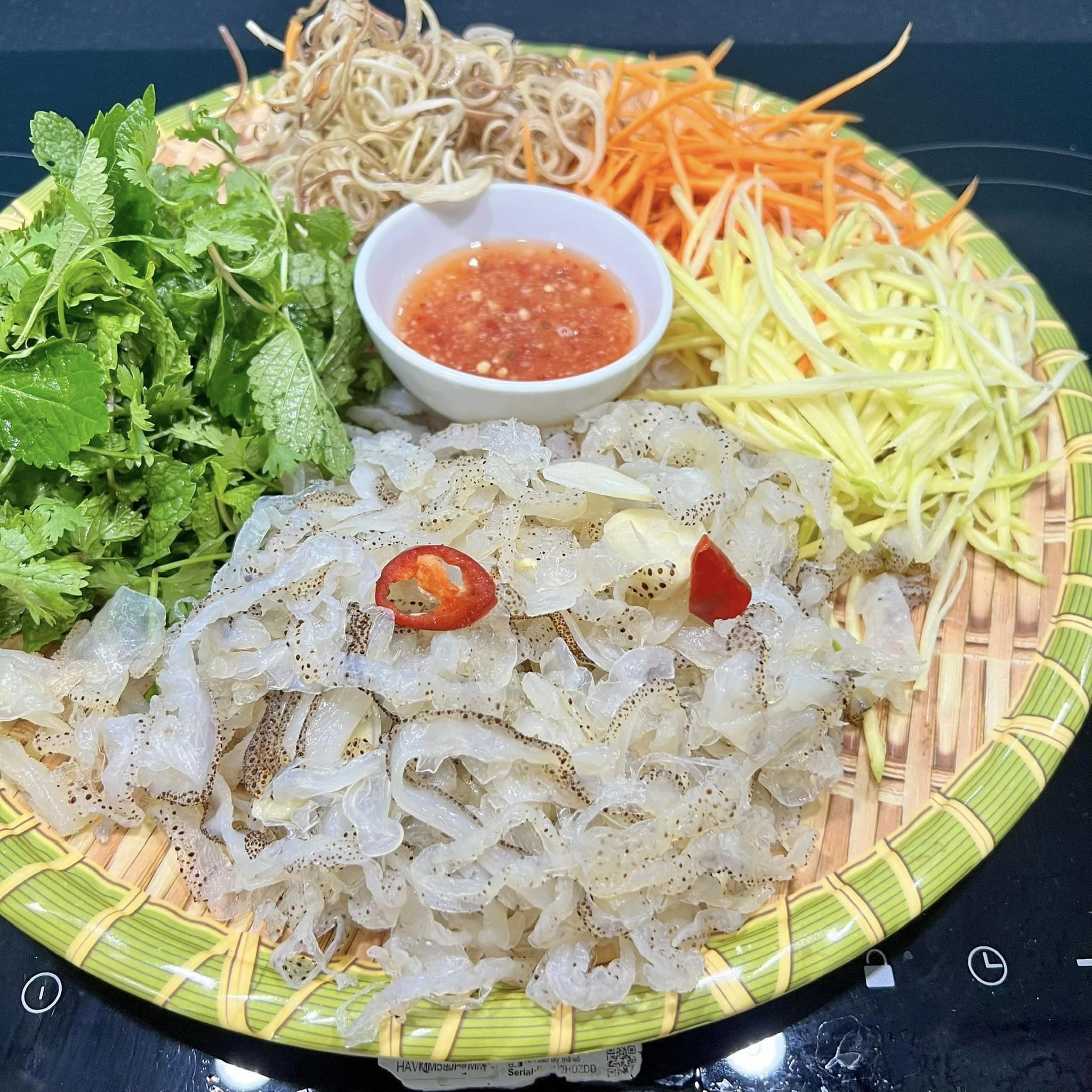 Cách làm gỏi sứa xoài ngon, giải ngán đầu hè