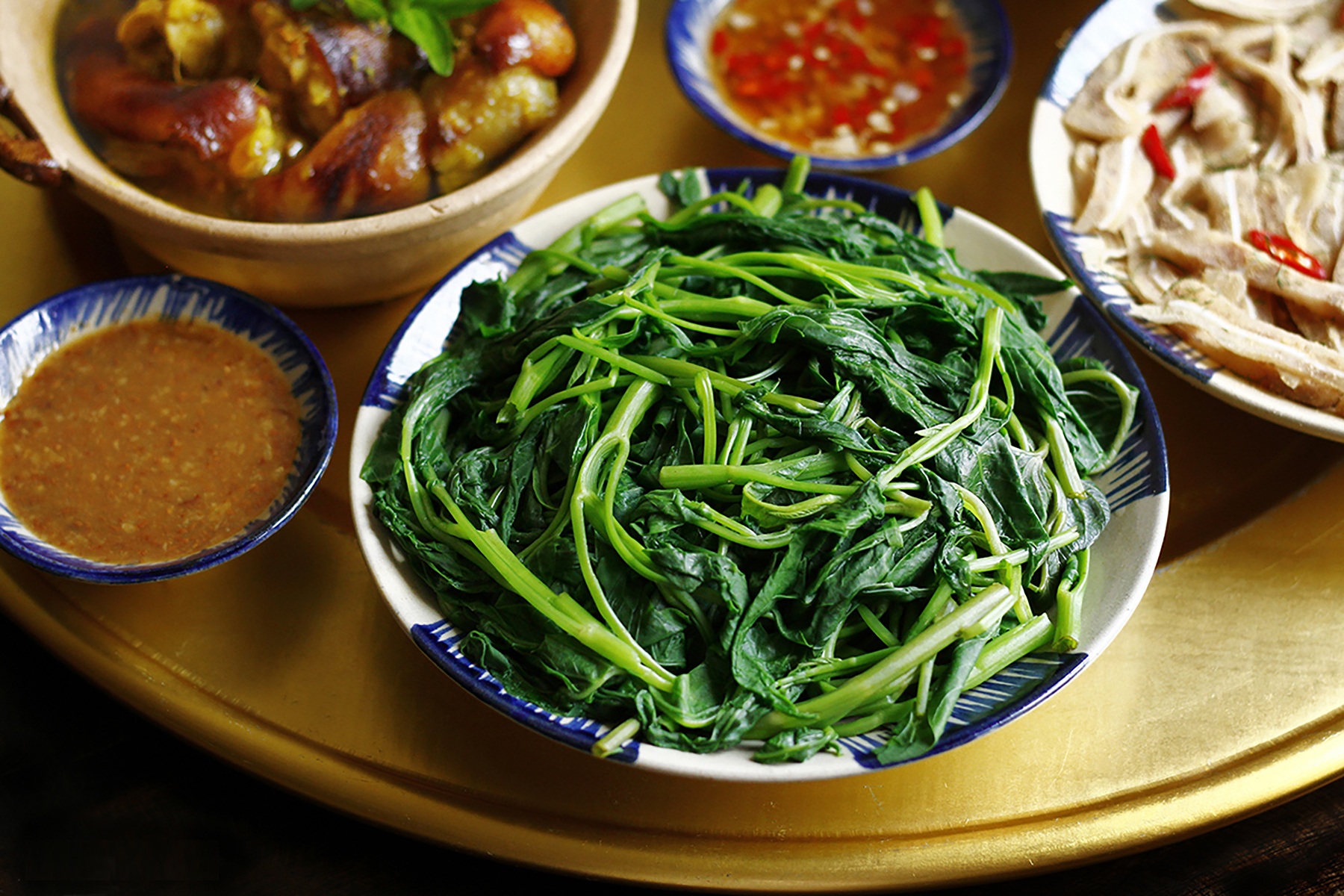 Cách luộc rau muống xanh lâu, giòn ngon