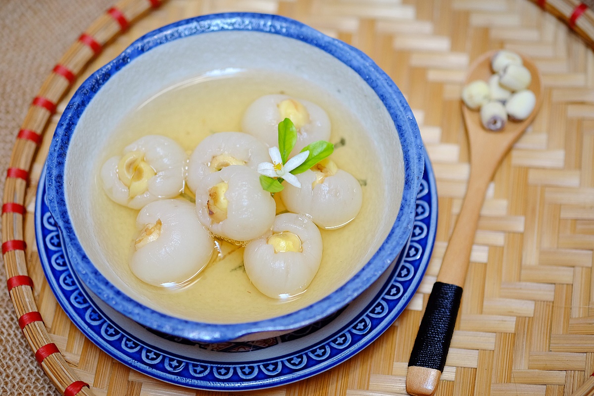 Cách làm chè vải hạt sen ngọt mát