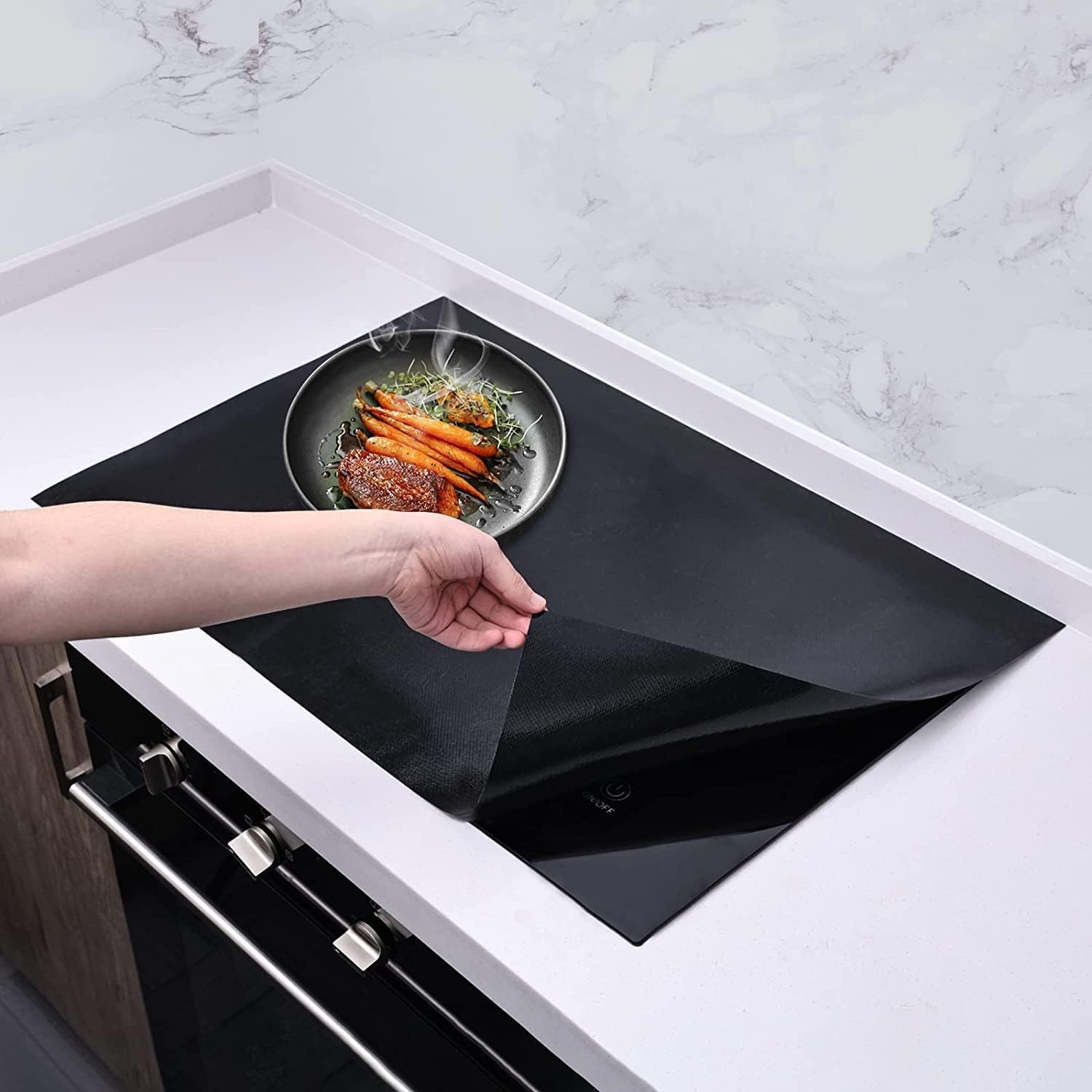 Có nên dùng miếng lót bếp từ hay không?