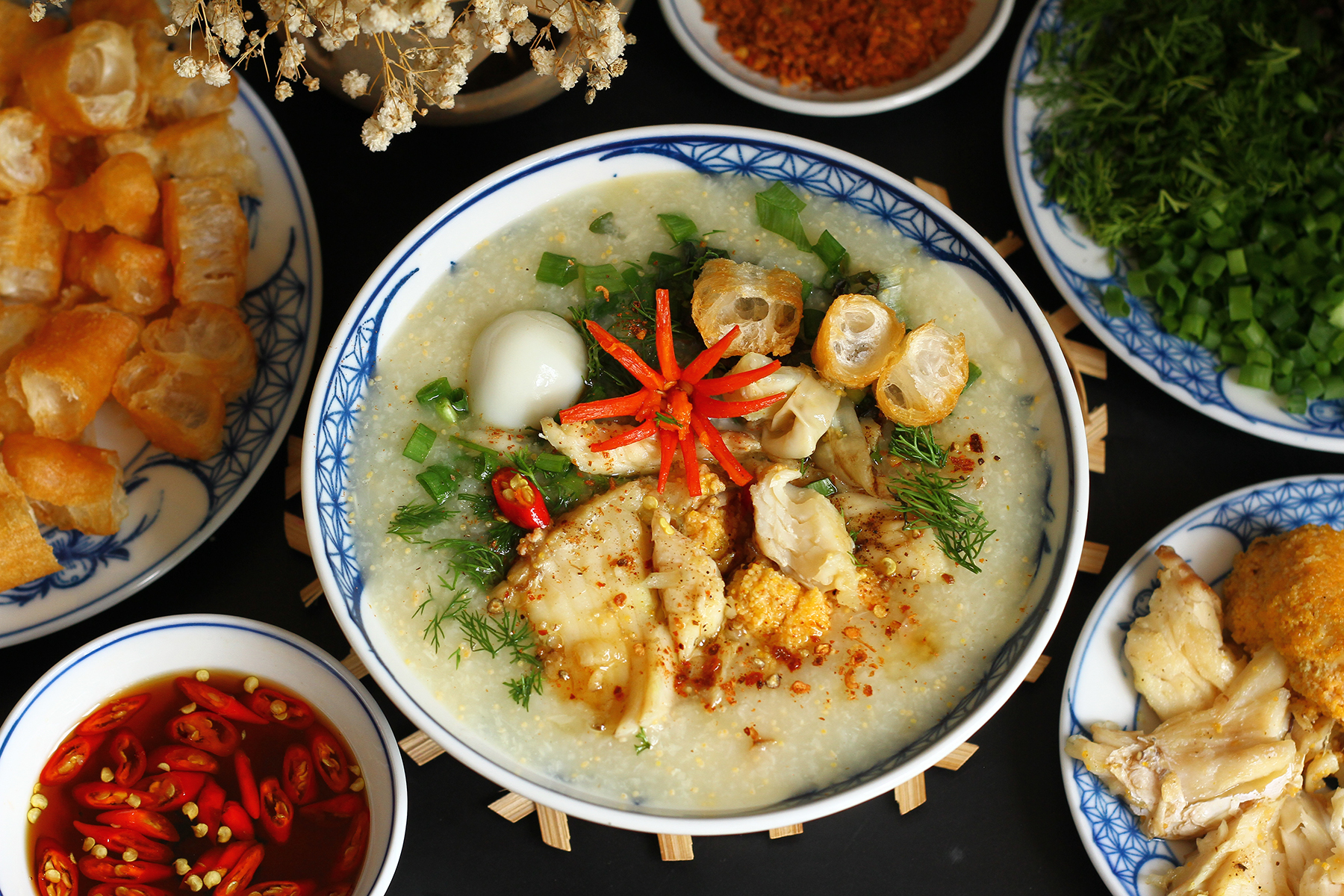 Cách nấu cháo cá chép cho bà bầu thơm ngon, không tanh