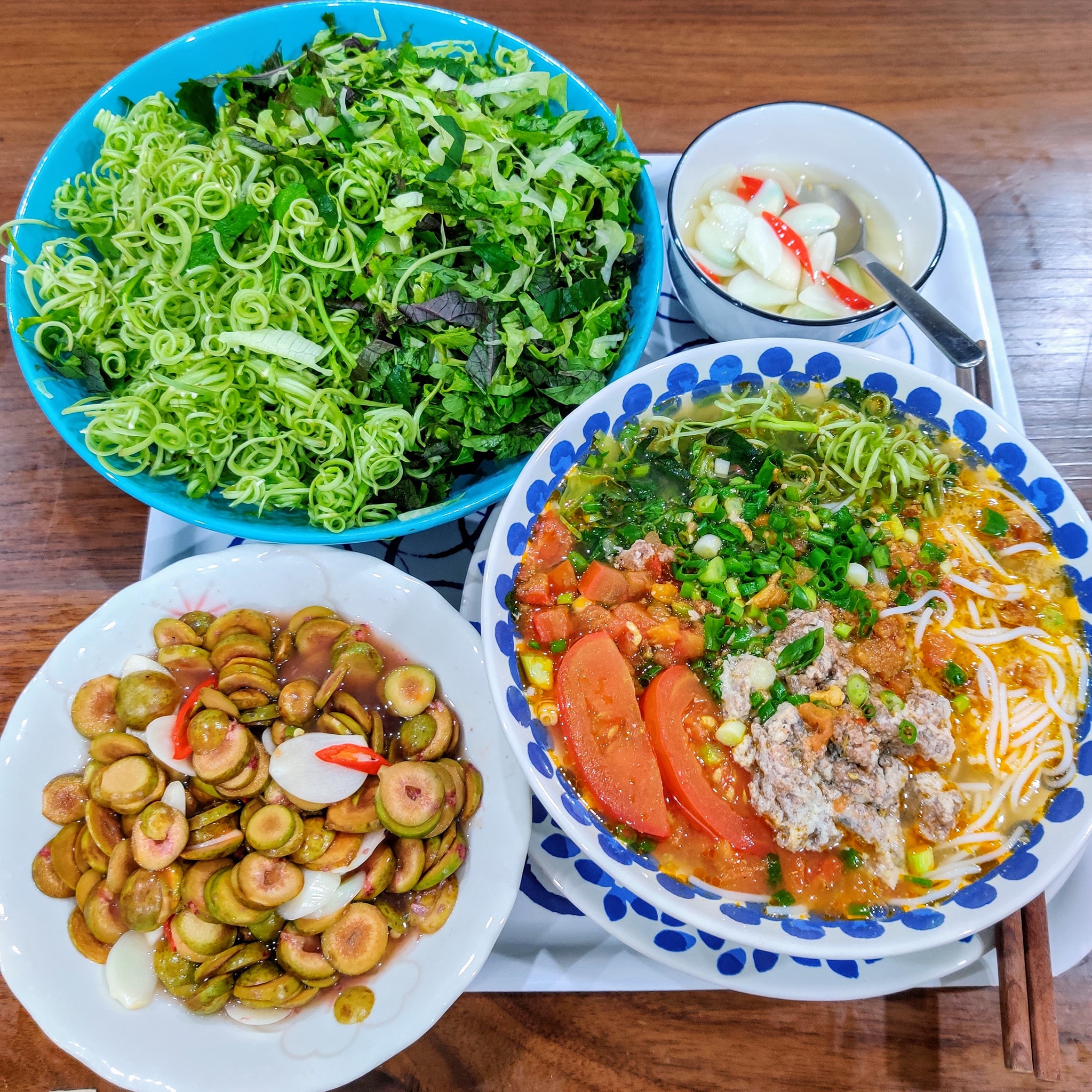Cách nấu bún riêu tóp mỡ chuẩn vị kiểu miền Bắc