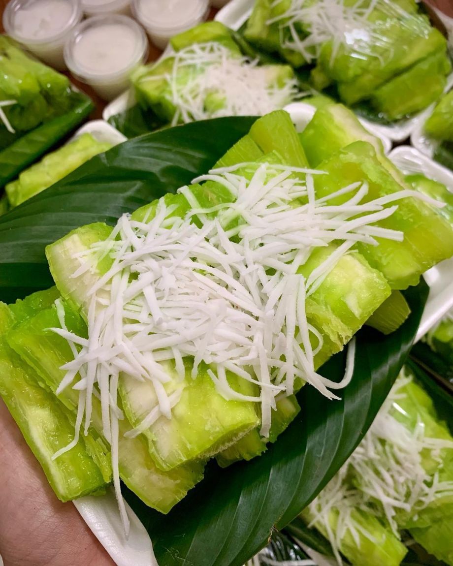 Cách làm khoai mì hấp cốt dừa lá dứa thơm ngon