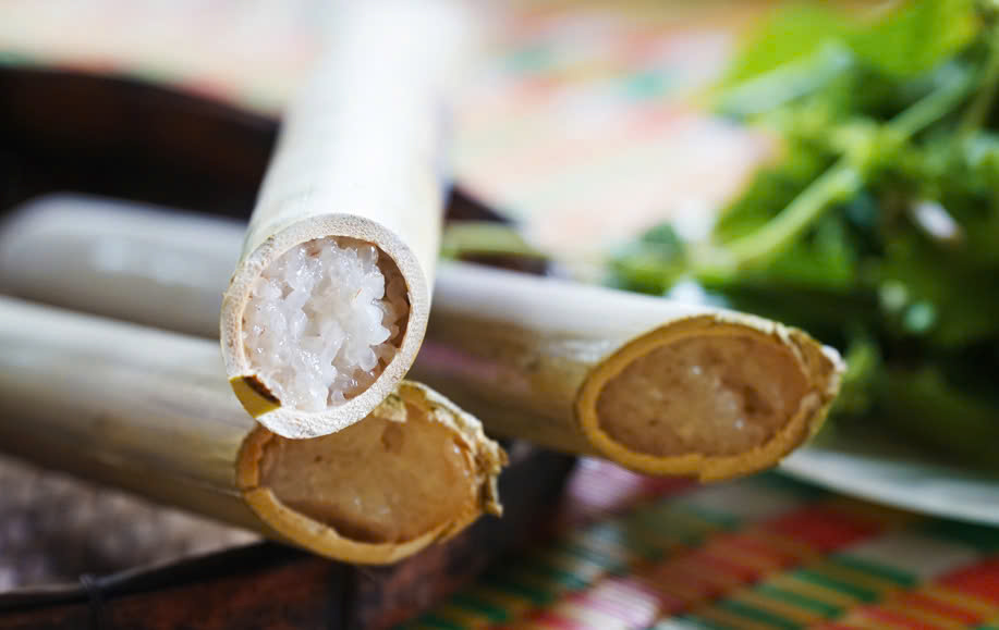Cách làm cơm lam gà nướng kiểu Tây Nguyên