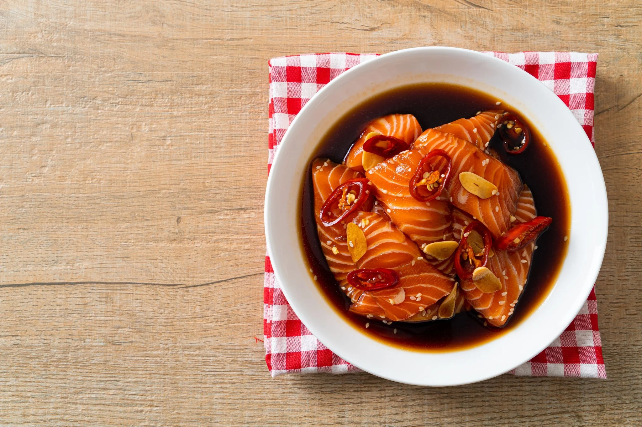 Bật mí cách làm cá hồi ngâm tương cực dễ, cực ngon