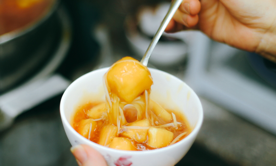 Cách nấu chè sắn nóng