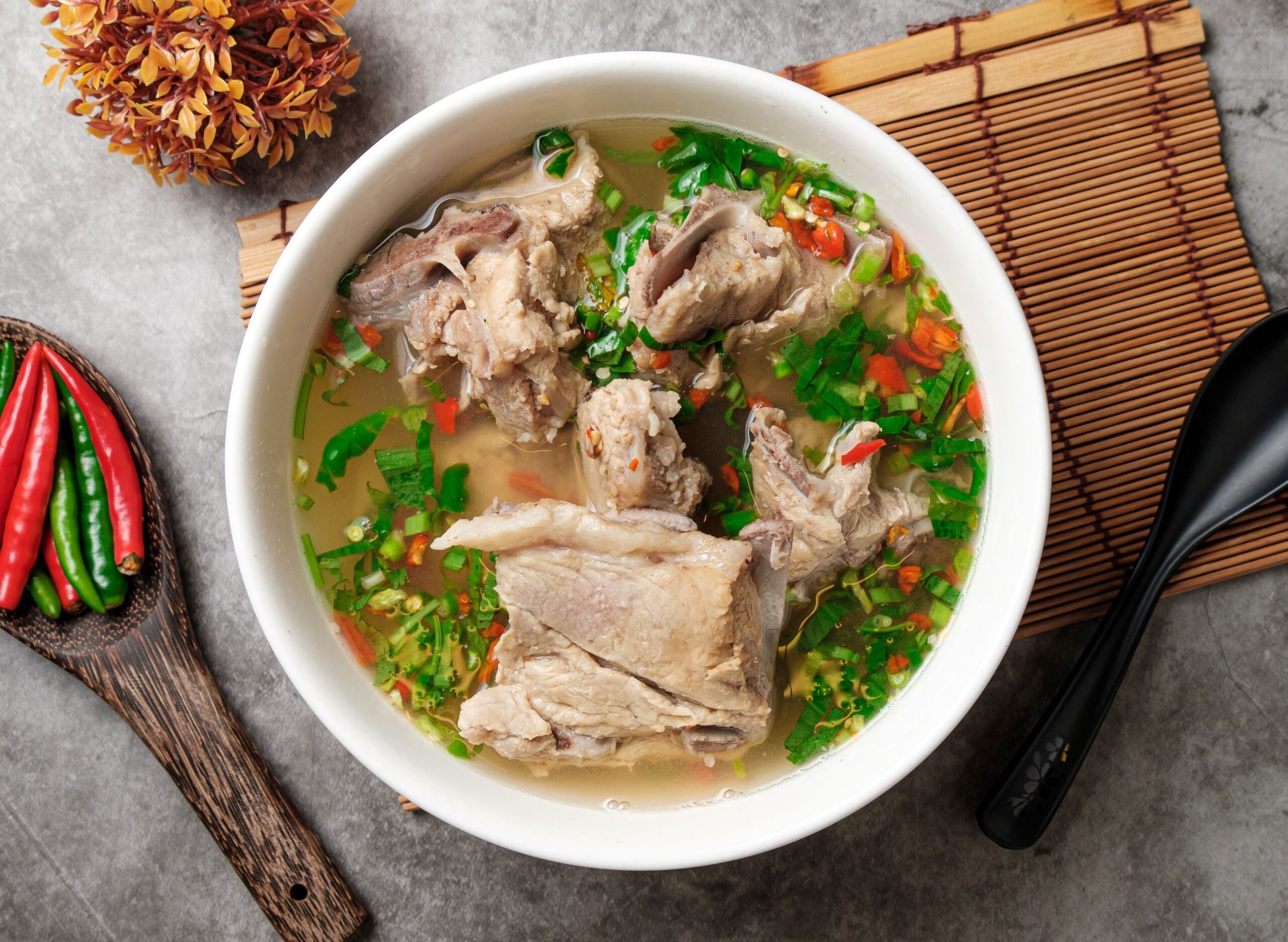 Cách làm sườn chua cay Thái Lan ngon như nhà hàng