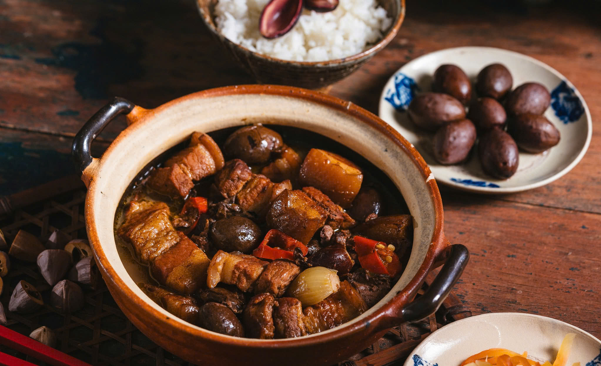 Cách làm trám kho thịt ba chỉ thơm ngon, béo bùi