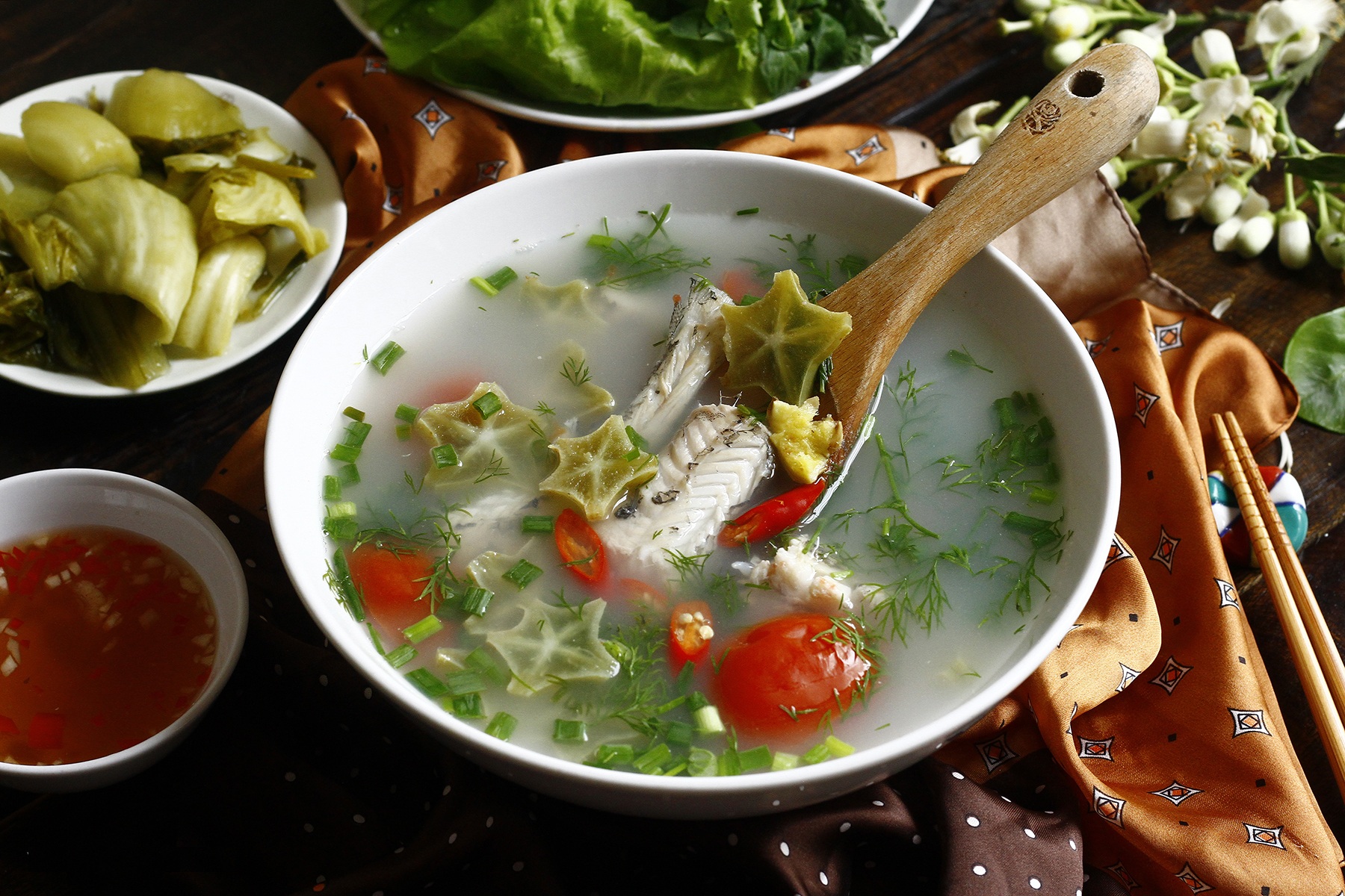 Cách làm canh cá khoai nấu chua dân dã
