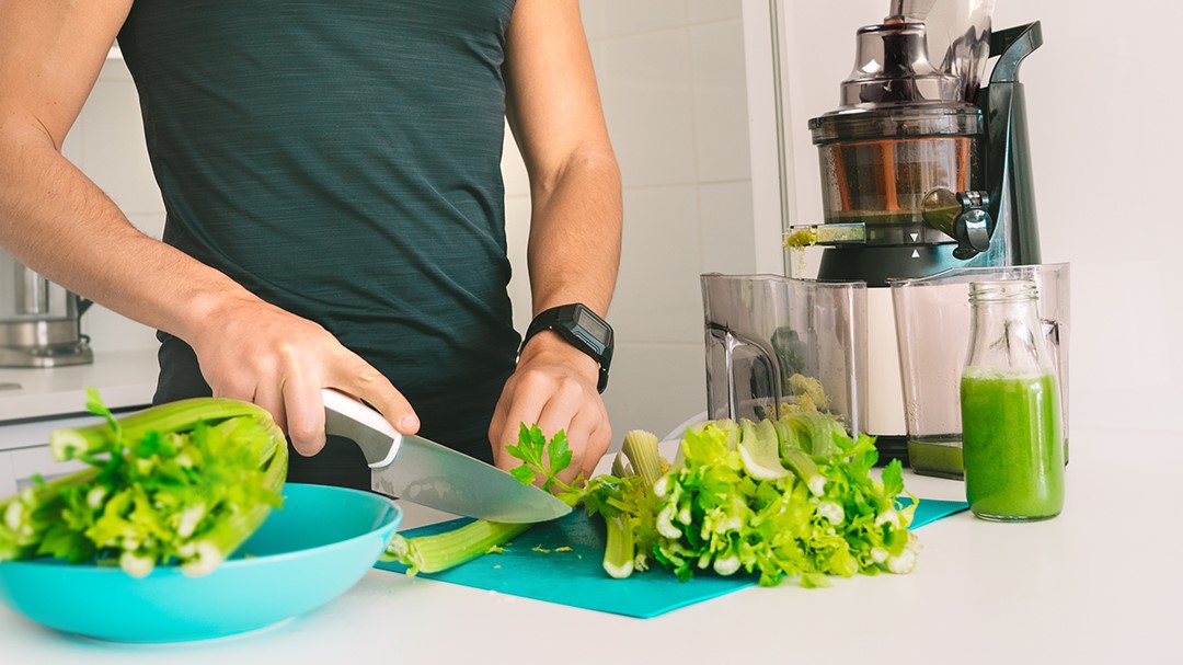 Cách xử lý máy ép chậm bị kẹt đơn giản, không làm hại máy