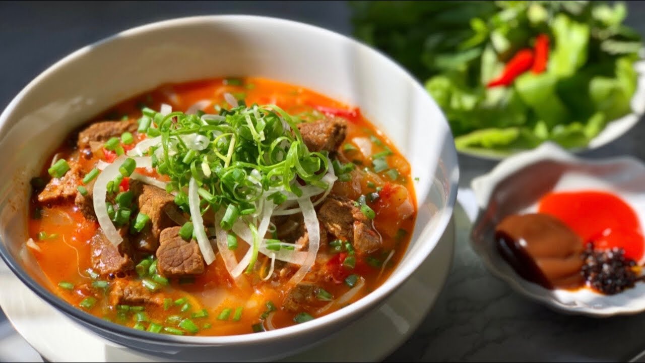 Bật mí cách nấu phở sốt vang đơn giản nhất