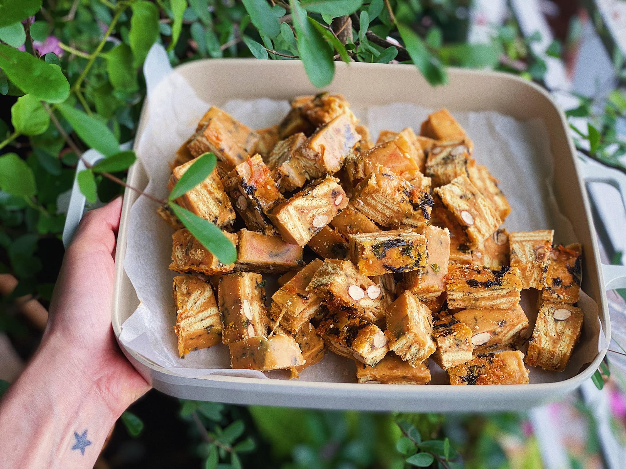 Cách làm kẹo nougat chà bông trứng muối siêu ngon