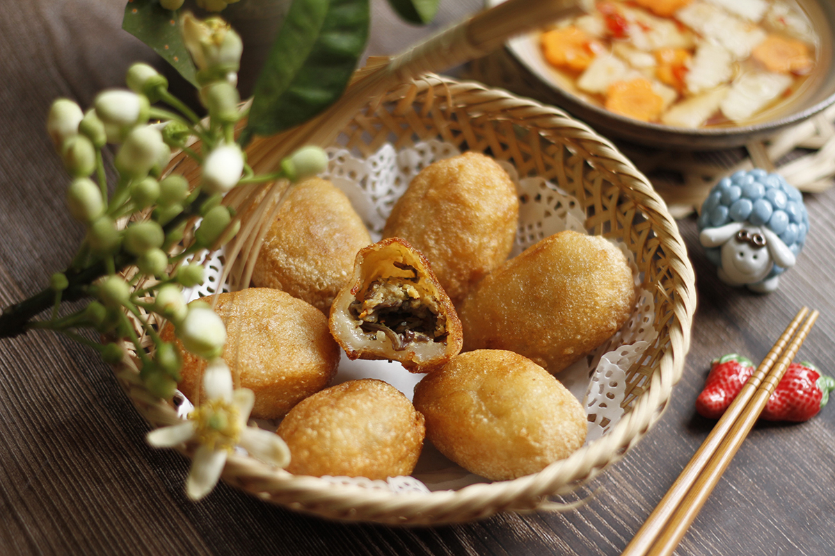 Cách làm bánh rán mặn ngon giòn nóng hổi