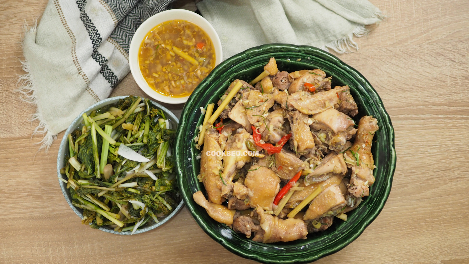 Cách làm gà kho sả ớt cay nồng cực hấp dẫn
