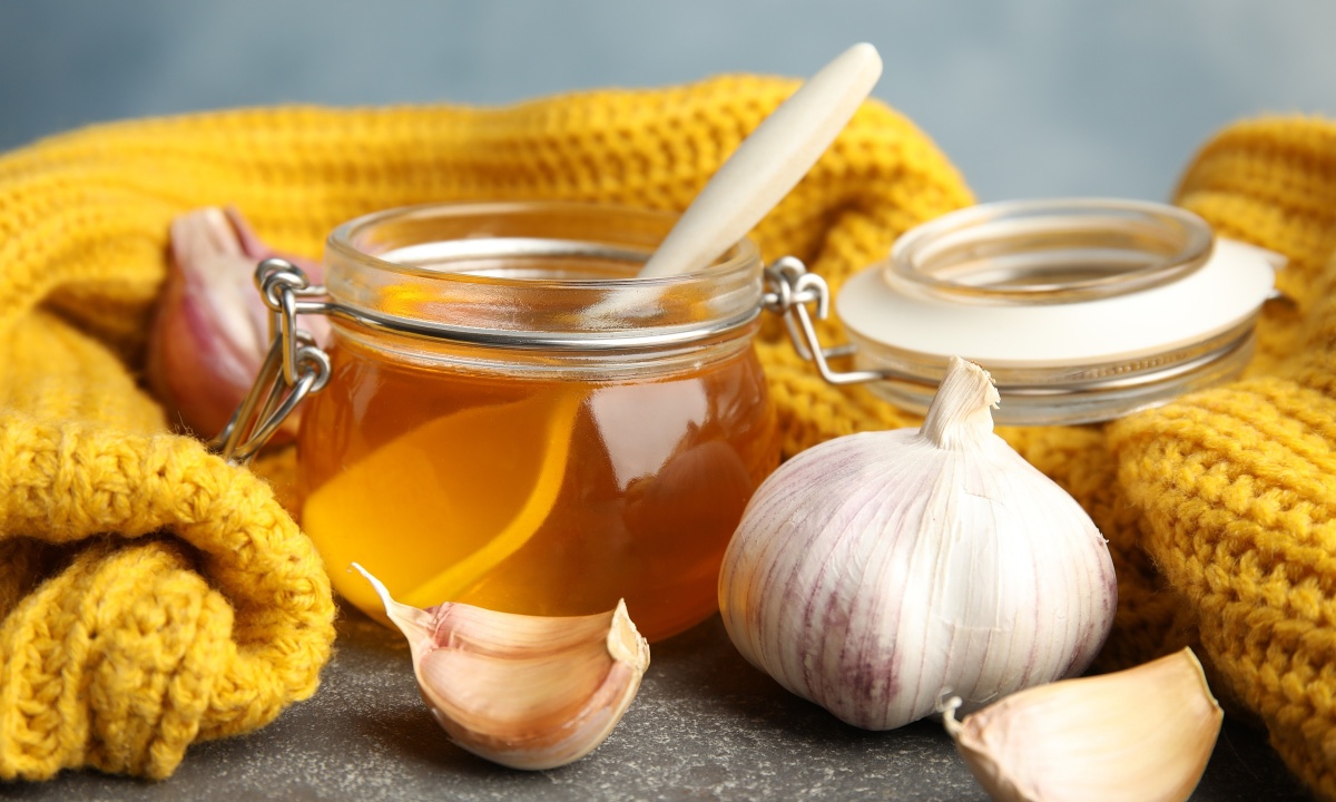 Bạn không cần phải lo lắng về vấn đề sức khỏe khi đã biết cách làm tỏi ngâm mật ong