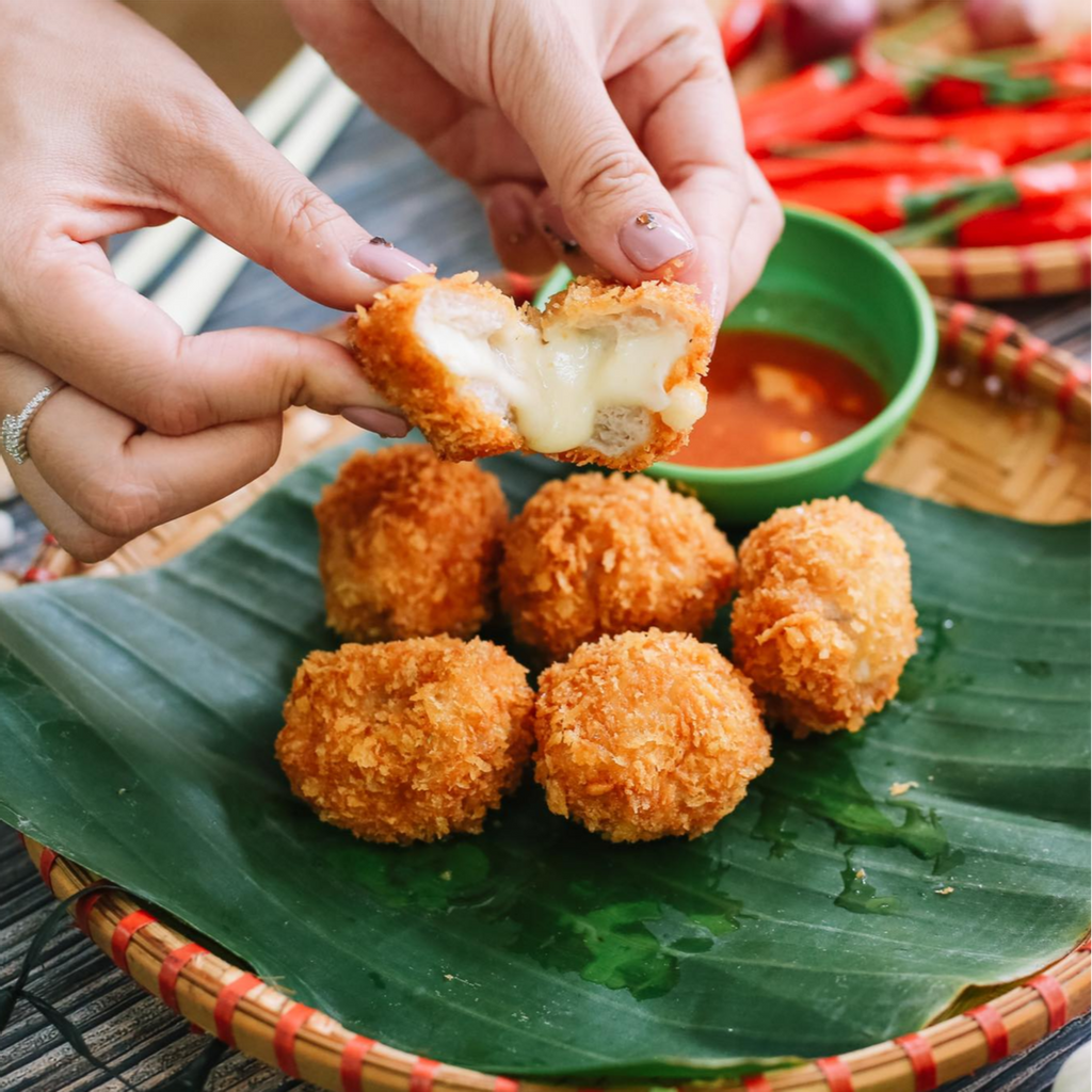 Bật mí cách làm nem chua rán phô mai béo ngậy