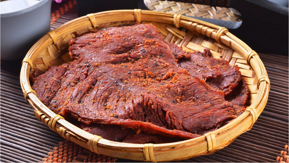 Cách làm khô heo giả bò ngon chỉ với 2 bước đơn giản
