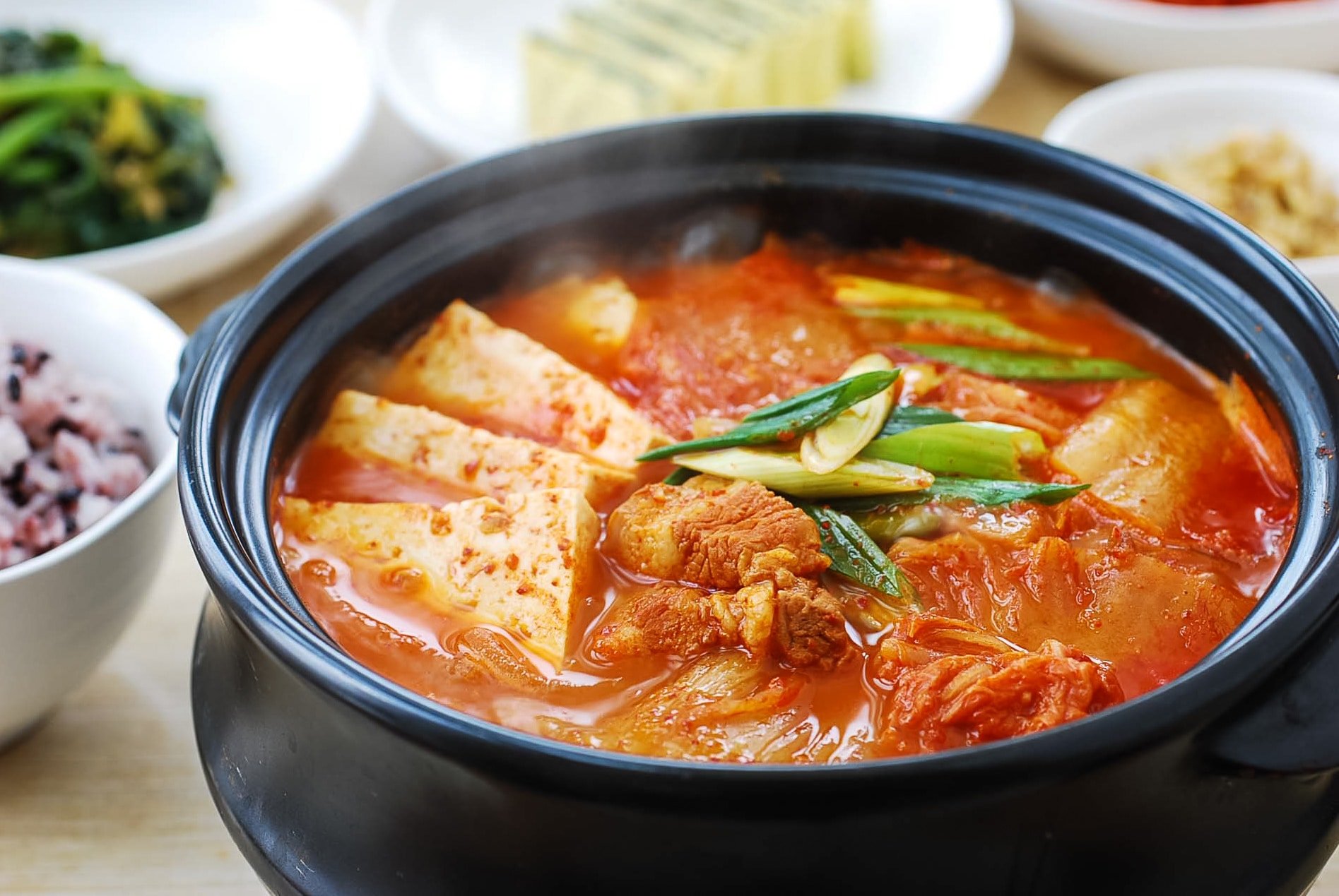 Hướng dẫn cách làm canh kim chi Hàn Quốc ngon chuẩn vị