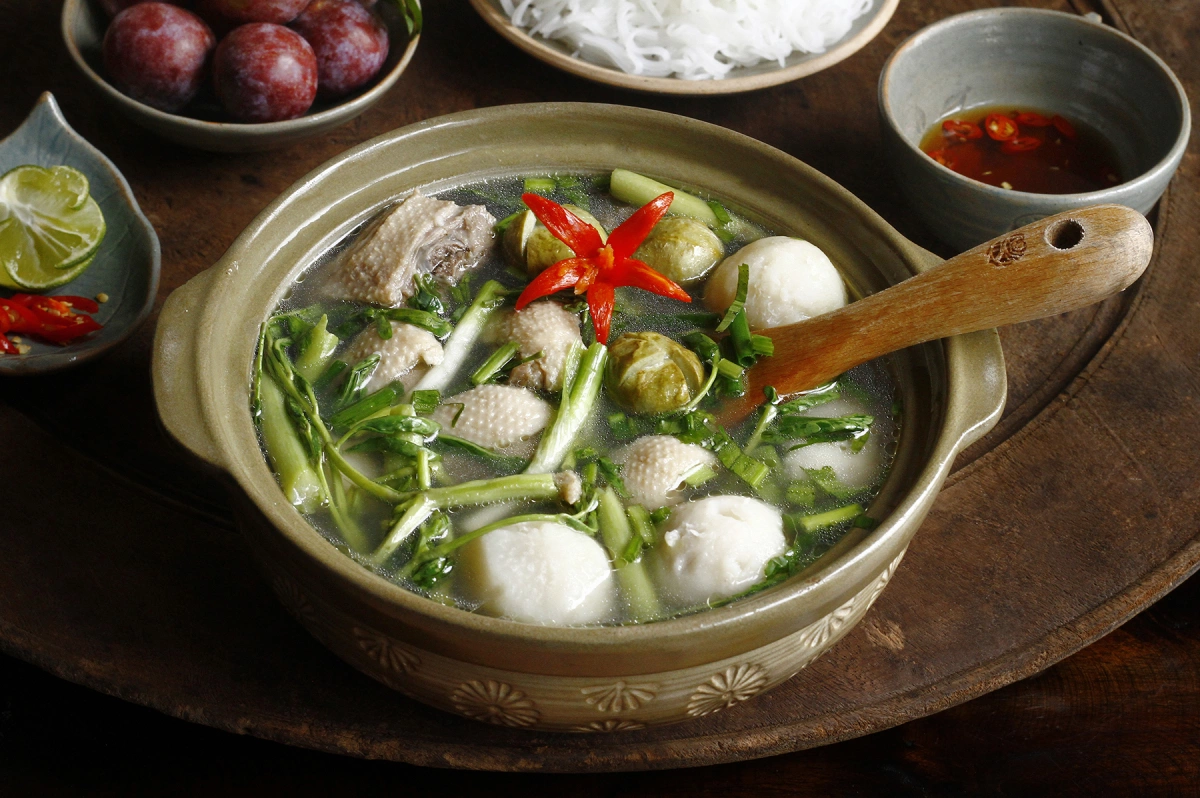 Hướng dẫn cách làm vịt om sấu ngon bất bại