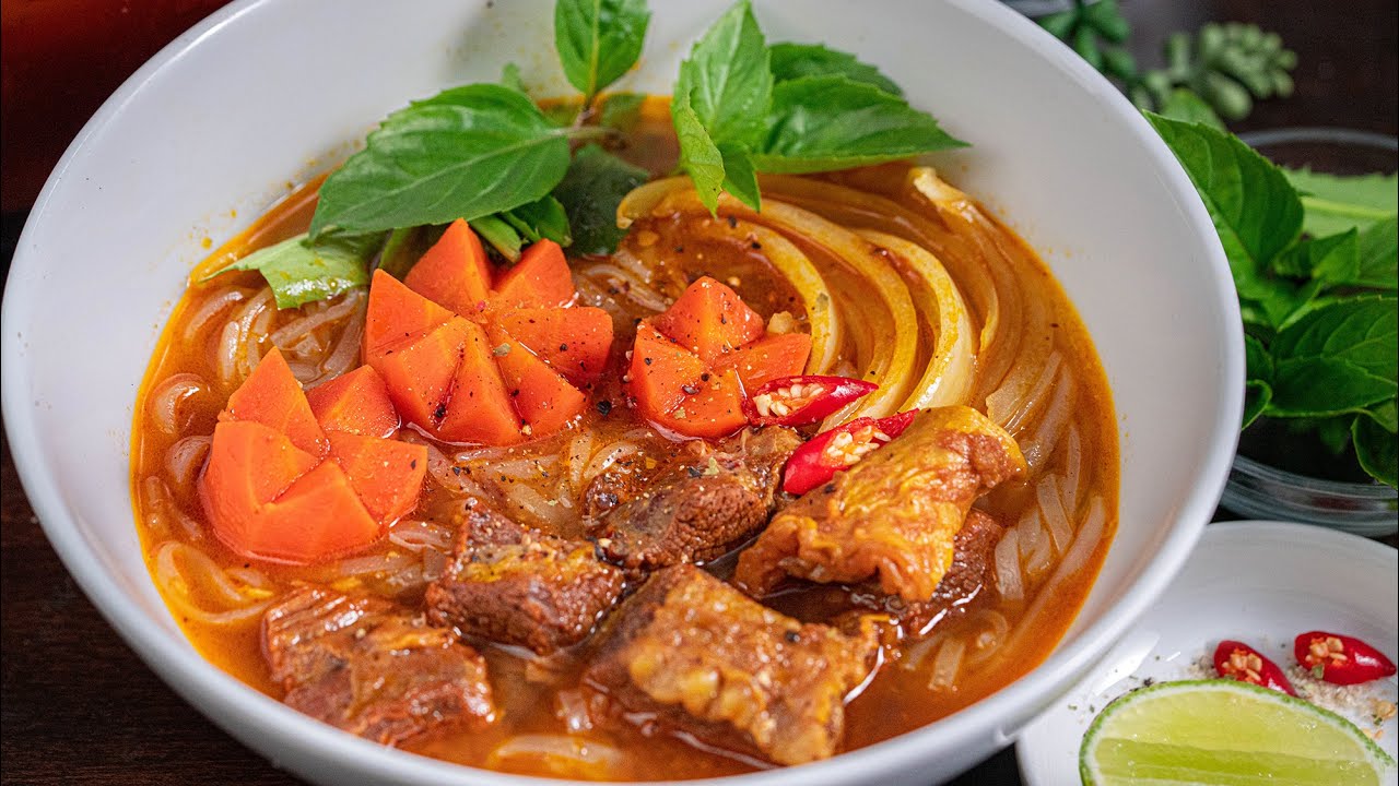 Mách bạn cách nấu hủ tiếu bò kho ngon chuẩn