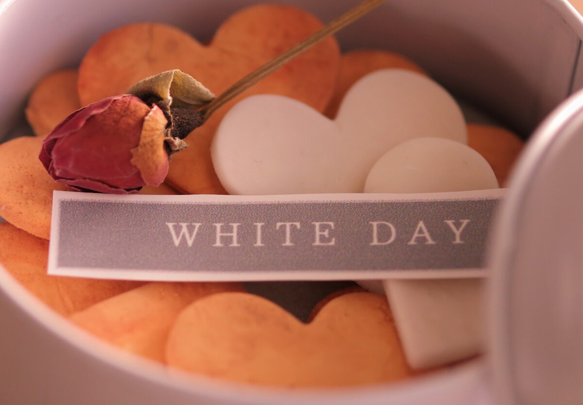 Valentine trắng là gì? Nguồn gốc, ý nghĩa và những món quà ngọt ngào cho ngày 14/3