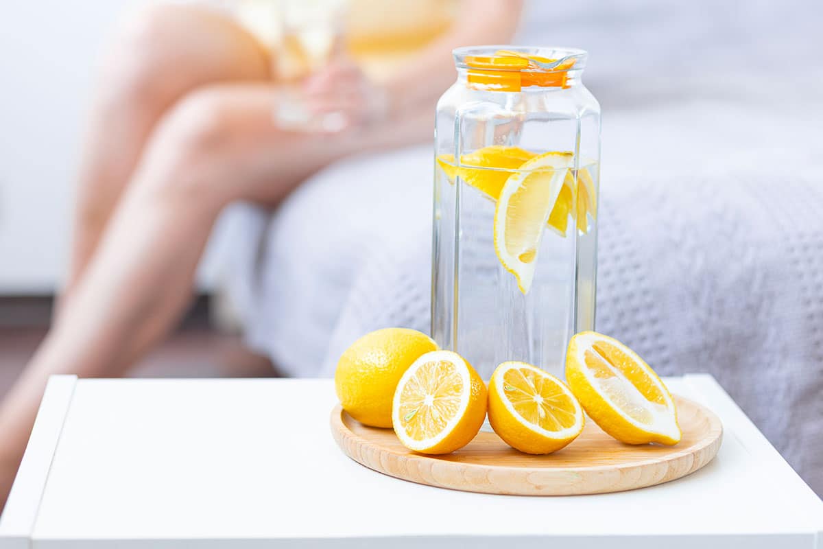 Uống nước cốt chanh vào sáng sớm có tác dụng gì?