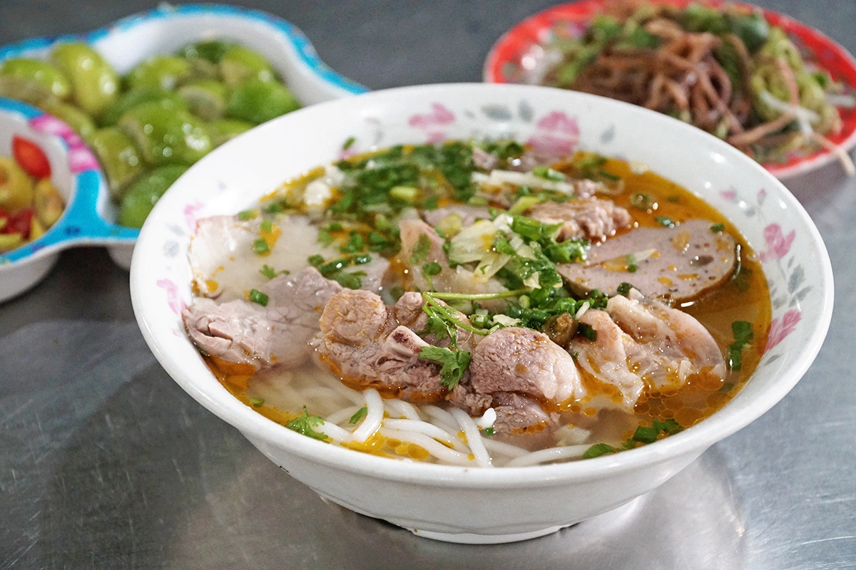 Hướng dẫn cách nấu bún bò đơn giản nhất