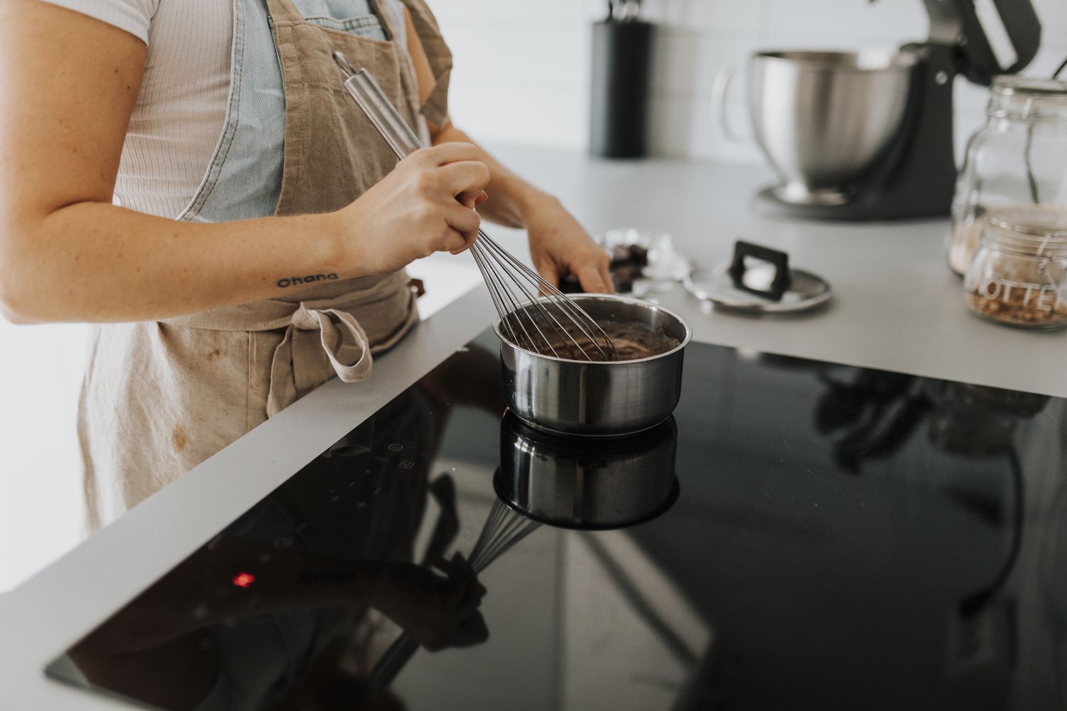 Đừng chọn bếp từ nếu bạn chưa biết cách tính điện tiêu thụ