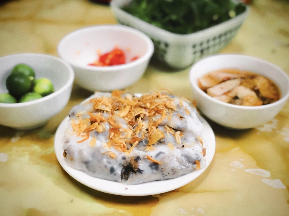 Bột bánh cuốn làm từ gì? Cách pha bột và làm bánh cuốn mịn dai, thơm ngon tại nhà