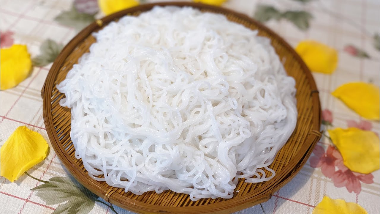 Cách làm bún tươi tại nhà mềm dai, trắng mịn, không chất bảo quản