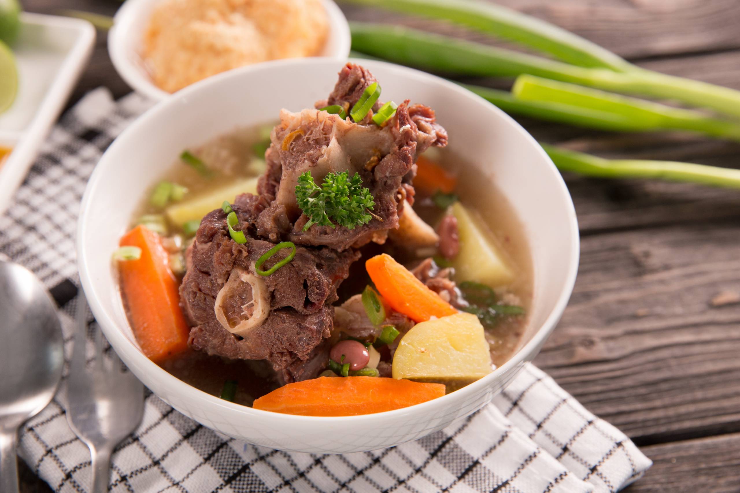 Cách làm đuôi bò hầm thơm mềm, bổ dưỡng tốt cho sức khỏe