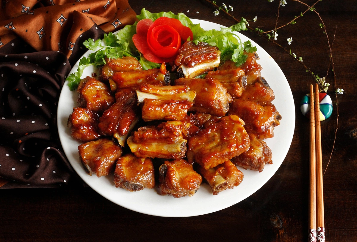 Cách làm sườn rim mật ong thơm ngon, hao cơm