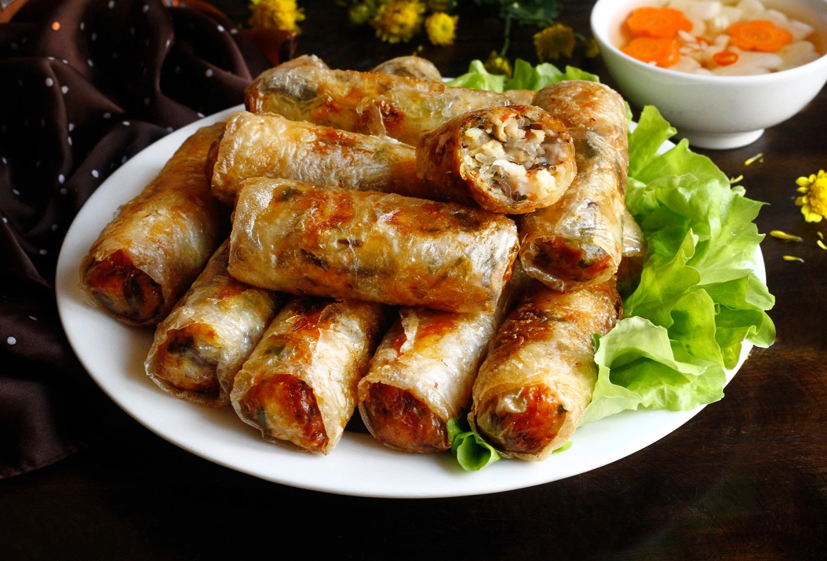 2 cách làm chả giò khoai môn giòn rụm thơm ngon cho bữa cơm nhà