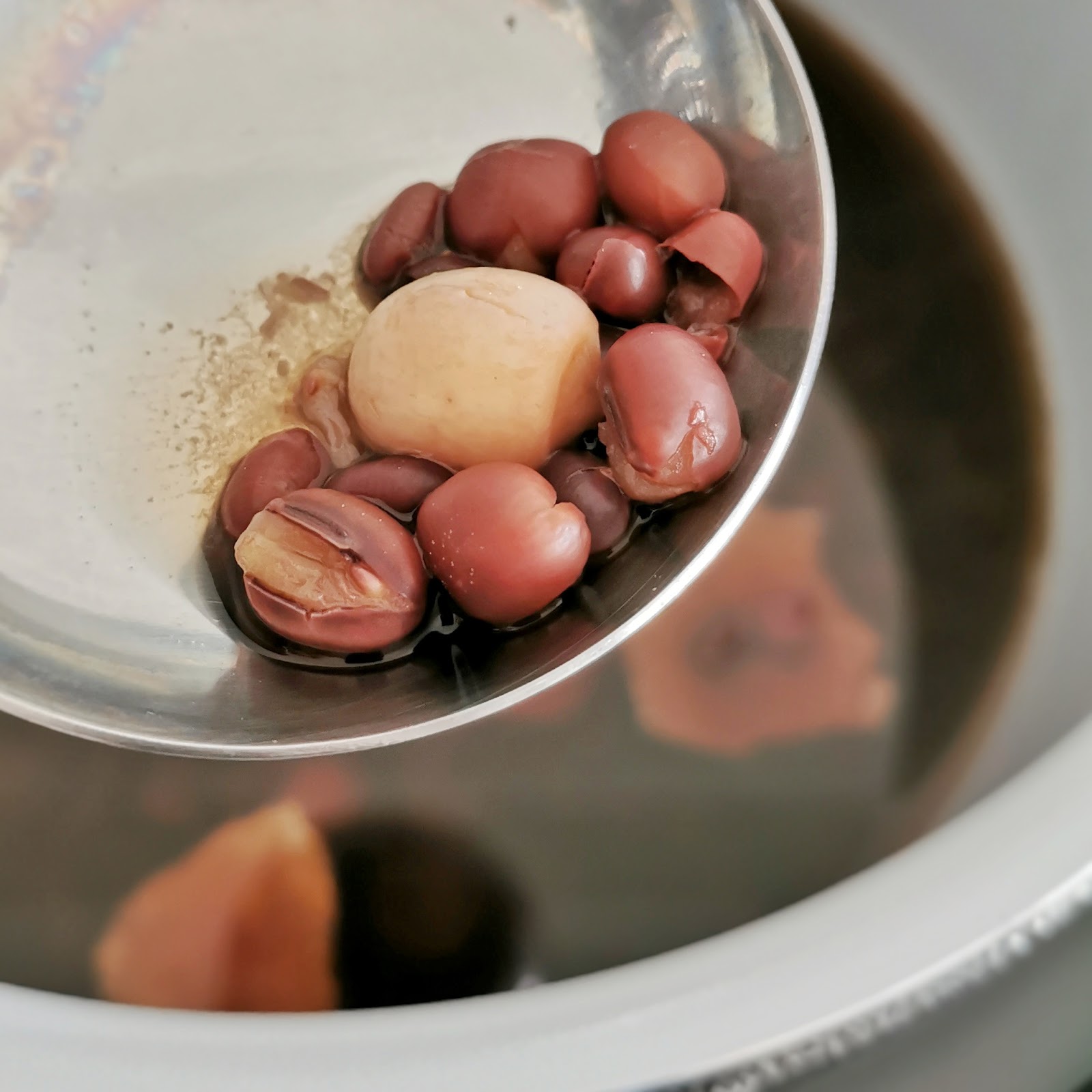 Cách nấu chè đậu đỏ hạt sen thơm mềm, bổ dưỡng