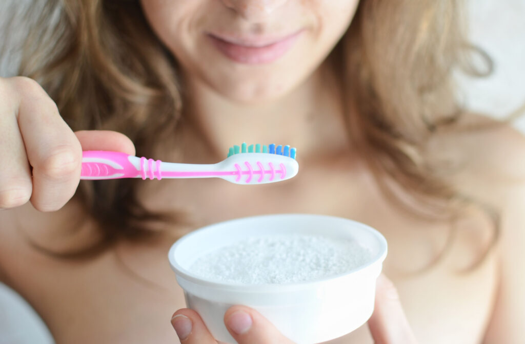 Làm trắng răng bằng baking soda có thật sự hiệu quả?