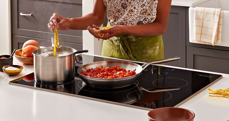 Nên mua bếp từ công suất bao nhiêu để nấu ăn nhanh mà vẫn tiết kiệm điện?
